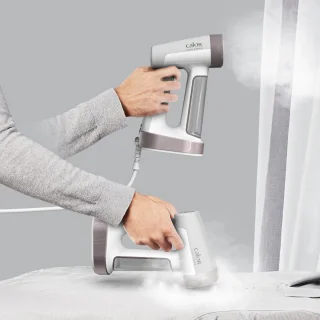 Calor Pure Force DT8720C0 – 2-in-1 kledingstomer & strijkijzer – 1.800 W – Boost-modus – 4 stoomstanden
