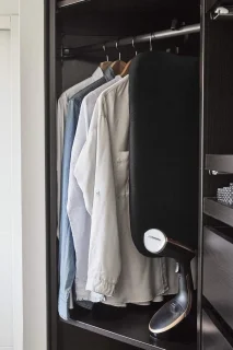 Stoomborstel 1600 W met Verticale Tafel, 200 ml Reservoir, Verwijdert Rimpels en Geuren, Geschikt voor Delicate en Dikke Kleding