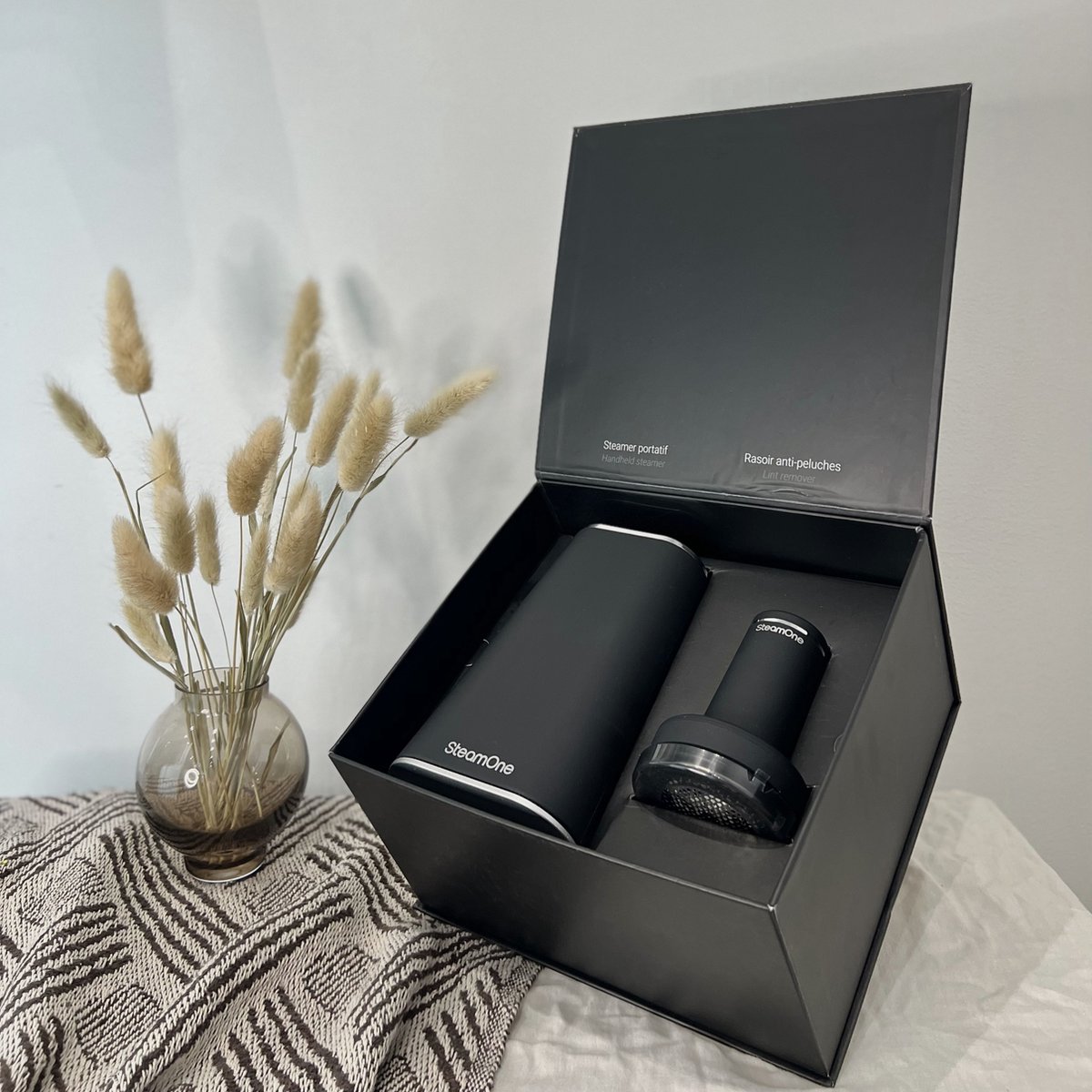 SteamOne RP10B handstomer met pluizenverwijderaar giftbox