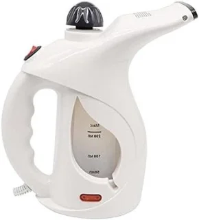 Witte kledingstomer