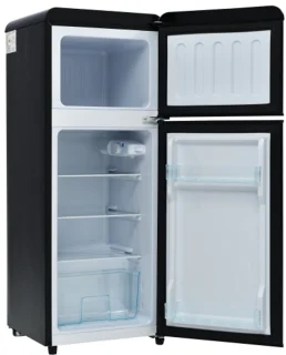 Retro koelkast. Koel-vriescombinatie, 105,5 cm hoog, 41 cm breed, twee deuren, met een totaal volume van 92 liter, vriesvolume van 28 liter. Deurvakken en glazen planken. 116 kWh/jaar, -27 °C ~13 °C, ledverlichting, zwart