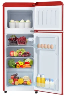 Retro koelkast. Koel-vriescombinatie, 105,5 cm hoog, 41 cm breed, twee deuren, met een totaal volume van 92 liter, vriesvolume van 28 liter. Deurvakken en glazen planken. 116 kWh/jaar, -27 °C ~13 °C, ledverlichting, rood