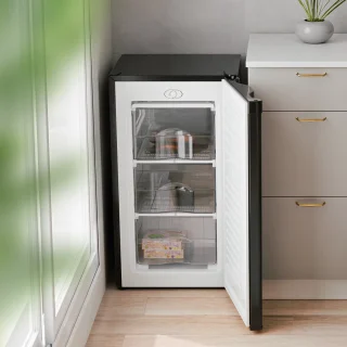 KitchenBrothers Vriezer - 64L - Compact Tafelmodel - 3 Vrieslades - Diepvrieskast - Vrijstaand - Zwart