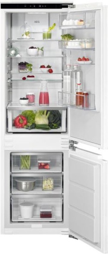 AEG NSC7M181EC — slimme inbouwkoelvriescombinatie met GreenZone en TwinTech NoFrost