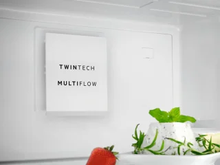 AEG RCB732E5MB koel-vriescombinatie zwart vrijstaand 331 l