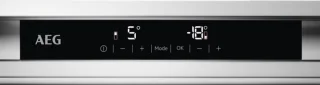 AEG SCE818F6TS Koel-vriescombinatie Inbouw Wit 253L