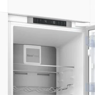Beko BCNA306E4SN Inbouw koel-vriescombinatie 306L wit