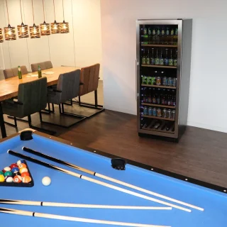 Bierkoelkast Brugge - 320 flessen - glazen deur - RVS rand