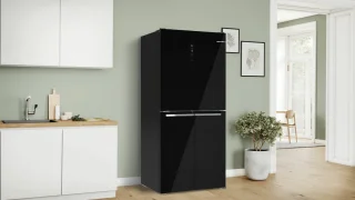Bosch Serie 4 KMC85LBEA vrijstaande multideur koelkast zwart