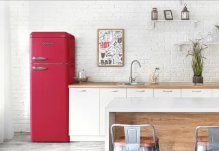 Schneider SCDD208VHAW koel-vriescombinatie vrijstaand 211L roze