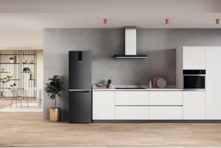 Whirlpool W7X 83T KS koelvriescombinatie zwart 335L