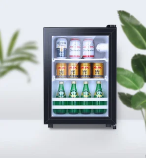Zwarte vrijstaande mini drankenkoelkast