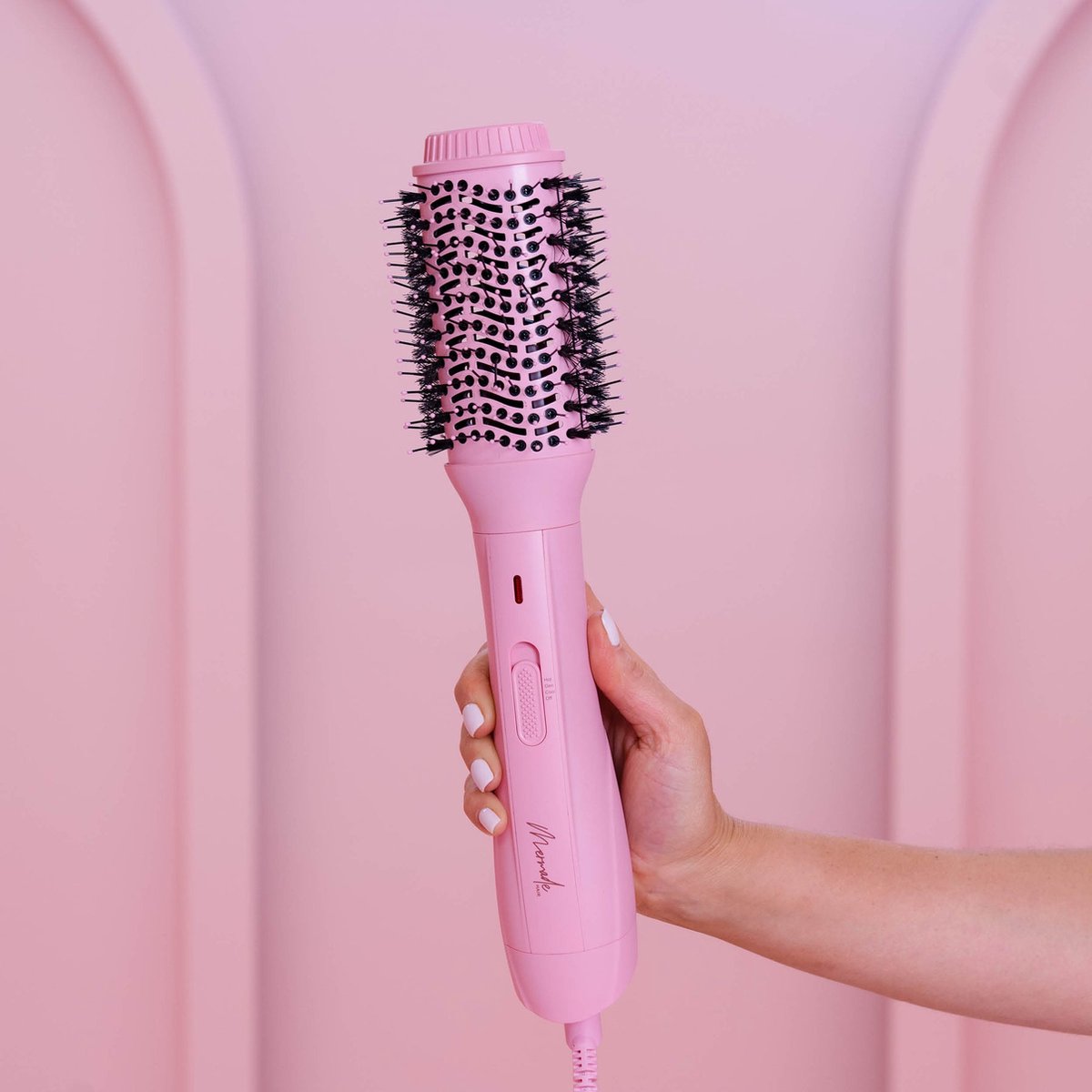 Wat vinden we goed aan de Mermade Blow Dry Brush 1200W Pink