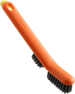 Schoenborstel witte kraag oranje