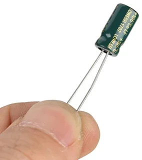 Assortiment elektrolytische condensatoren, 100 stuks 10 waarden 10V-63V 10uf-470uf Hoogwaardige audiocondensator voor de productie van audiocircuits