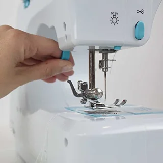 Mini-naaimachine met Geïntegreerde Lamp en 12 Steeksoorten, Draadloze Functie, Ideaal voor Thuisprojecten