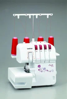 Overlock-naaimachine met 3 of 4 draden en traploze instellingen