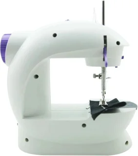 Mini Naaimachine - Draagbare Naaimachine - Met Naai Kit & Tafeltje - Compact - Wit/Paars - met Pedaal - Draadloos - Incl Draad - met Spoelen en Garen - LED Verlichting - Klein - voor Beginners - Gevorderden - Naaiapparaat