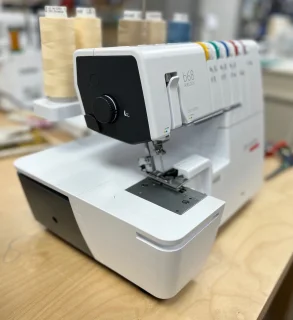 Bernette Airlock B68 naaimachine