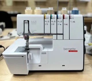 Bernette Airlock B68 naaimachine
