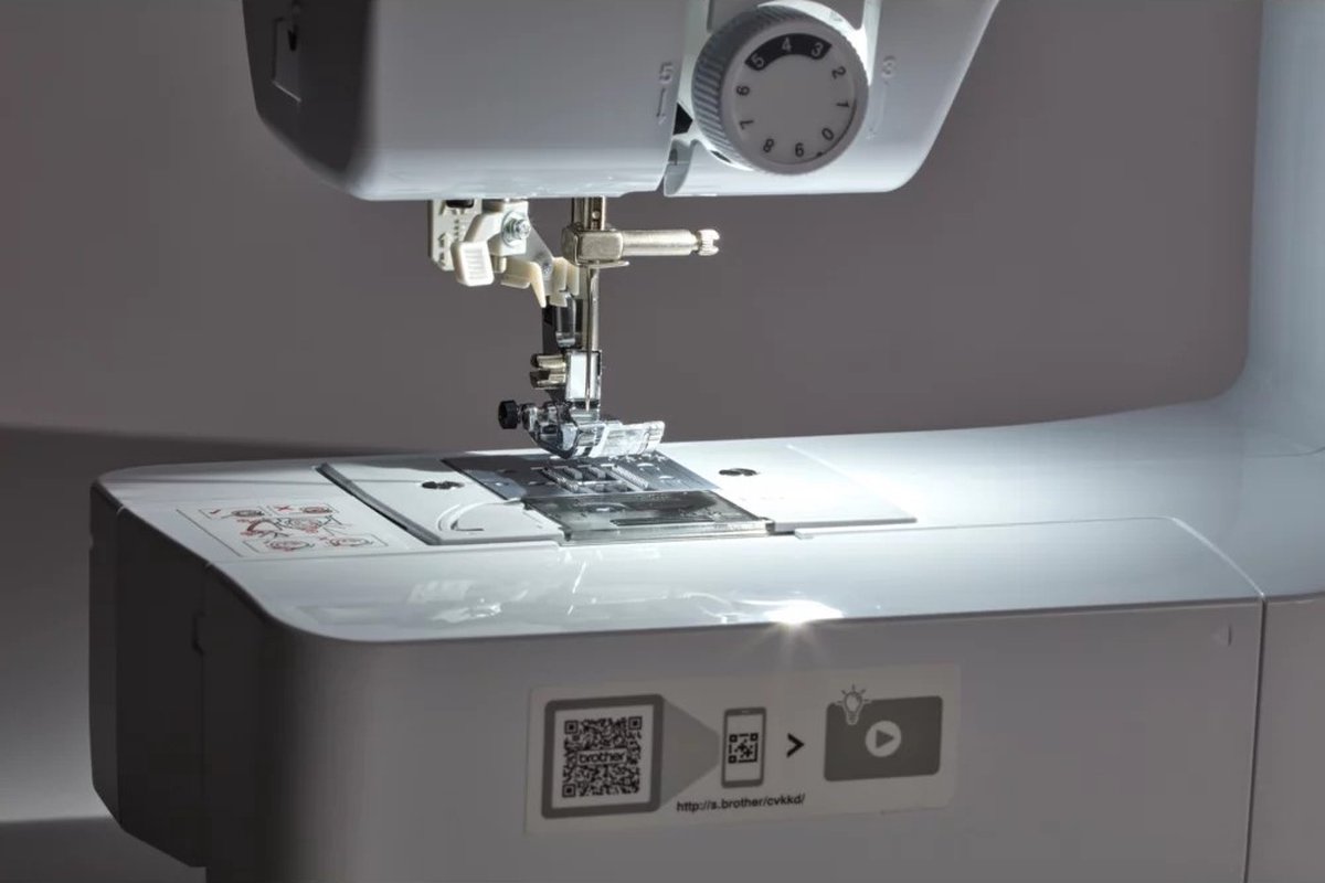 Brother CS120WTs naaimachine met naaitafel