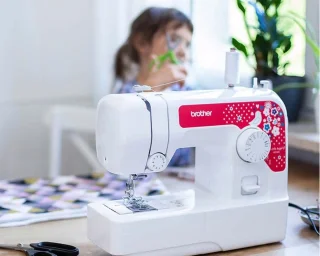 Brother Little Angel KD144s Naaimachine