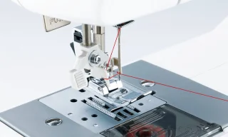 Brother XQ3700 mechanische naaimachine wit/blauw