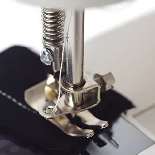 CHIWIN Mini Naaimachine Kindermodel met Batterij en Adapter