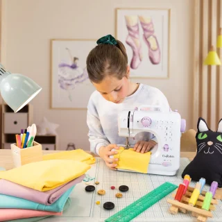 Crafts&Co Kindernaaimachine Wit met Naaiset