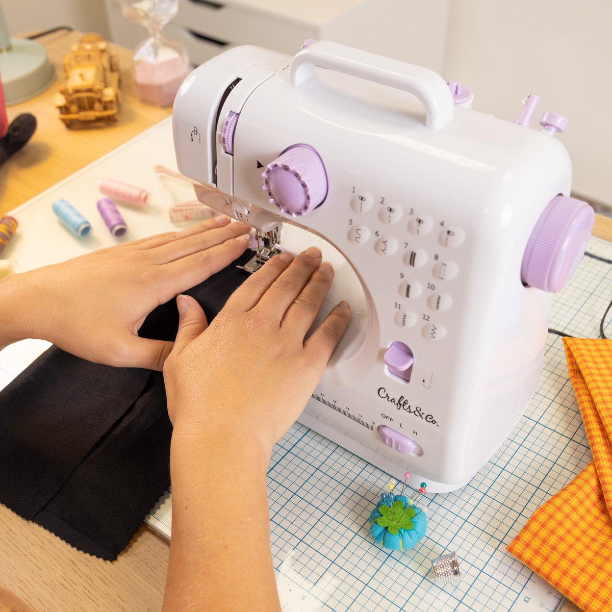 Crafts&Co Kindernaaimachine Wit met Naaiset
