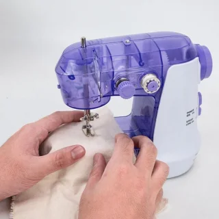 Draagbare elektrische mini naaimachine