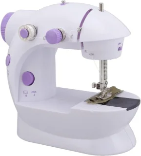 Draagbare naaimachine met mini naaiset wit