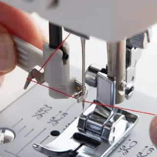 Elektronische naaimachine