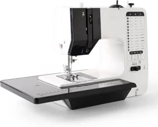 Elektronische naaimachine met 12 steken