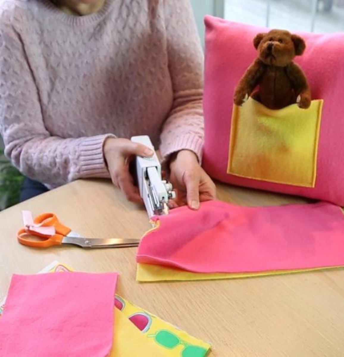 Handy Stitch Premium Handnaaimachine Set