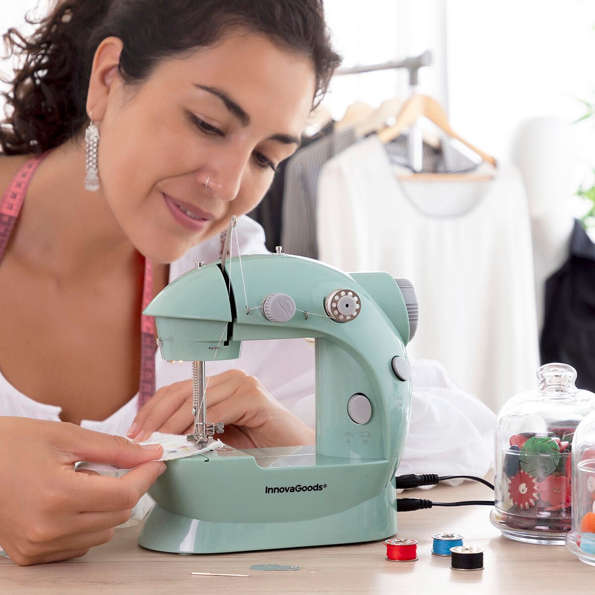 Innovagoods Sewny mini draagbare naaimachine