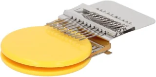 Mini breimachine handweefgetouw voor kleding repareren, draagbaar ontwerp, 14 x 13 cm, geel
