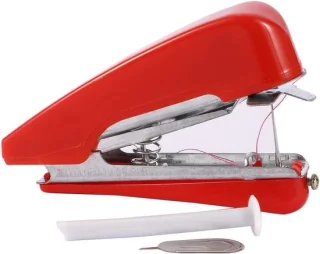 Mini handnaaimachine rood