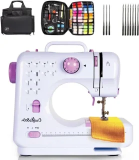 Mini naaimachine met naaiset