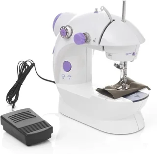 Mini naaimachine wit