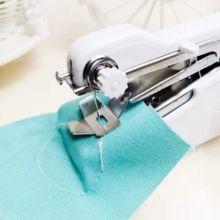 Mrs. Jones Elektrische Mini Handnaaimachine