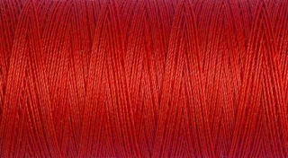 Naaigaren polyester 250m lichtrood