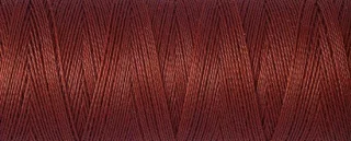 Naaigarenset polyester - 100 meter - bordeauxrood