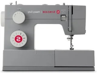 Naaimachine met 23 steken