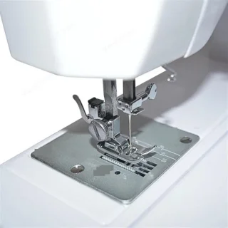 Naaimachine wit