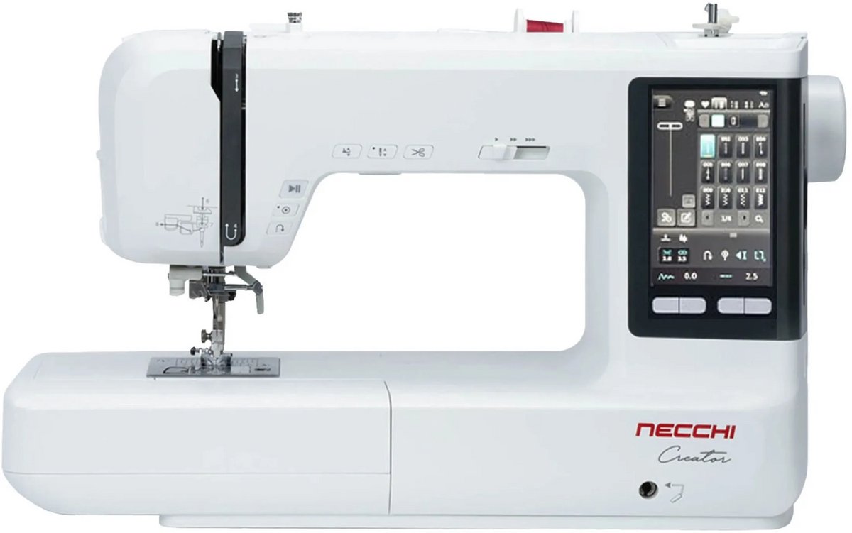 Necchi C700 naaimachine