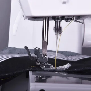Necchi Q132A naaimachine