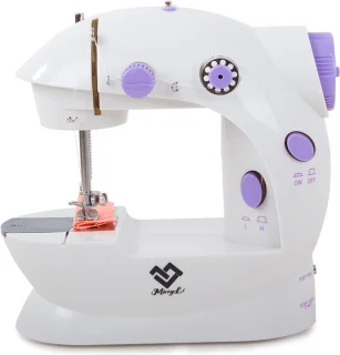 reisnaaimachine met voetpedaal en accessoires