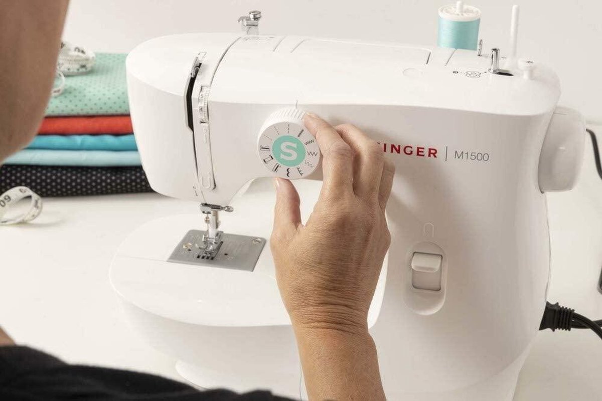 Wat vinden we goed aan de Singer M1505 Naaimachine Wit