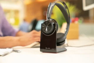HP Poly Voyager Focus 2 On-Ear Headset - Zwart